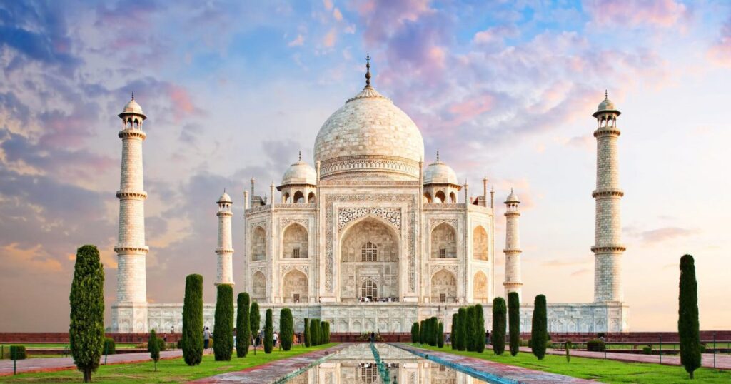 Best Time to Visit Taj Mahal to Avoid Crowd