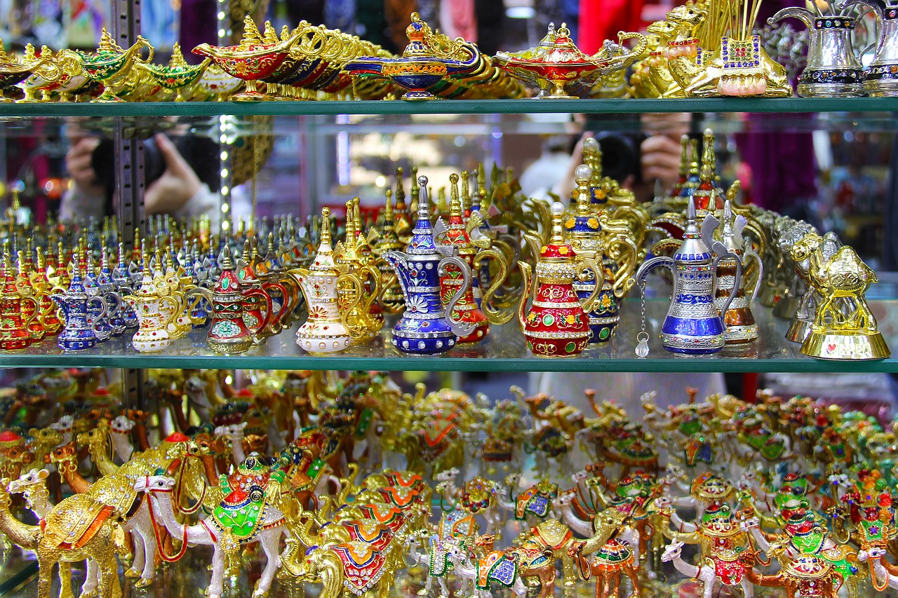 famous things to buy in Dubai