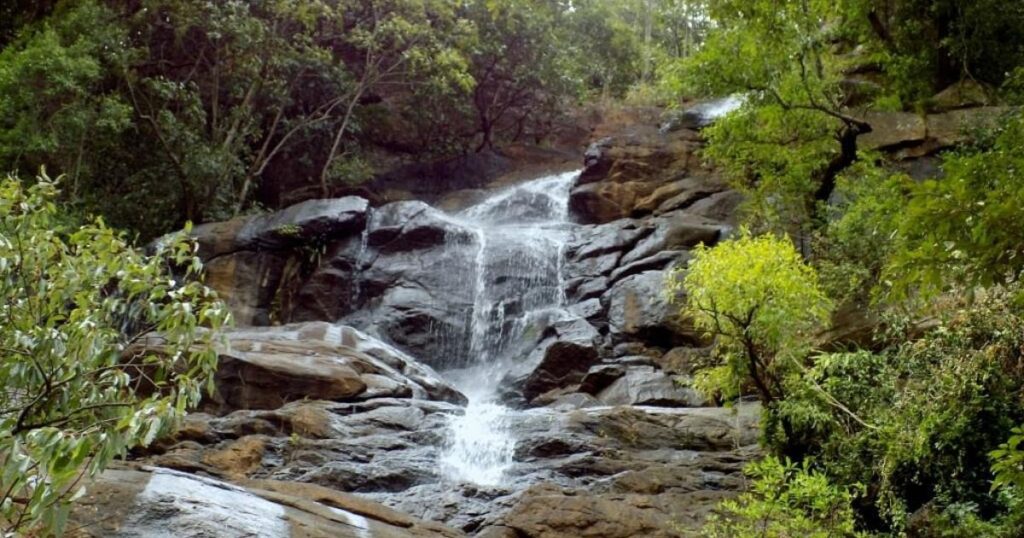 Kiliyur Falls – Jungle Escape