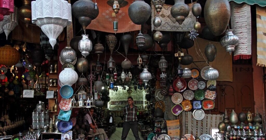 Kasol Market - Local Flavors and Handicrafts