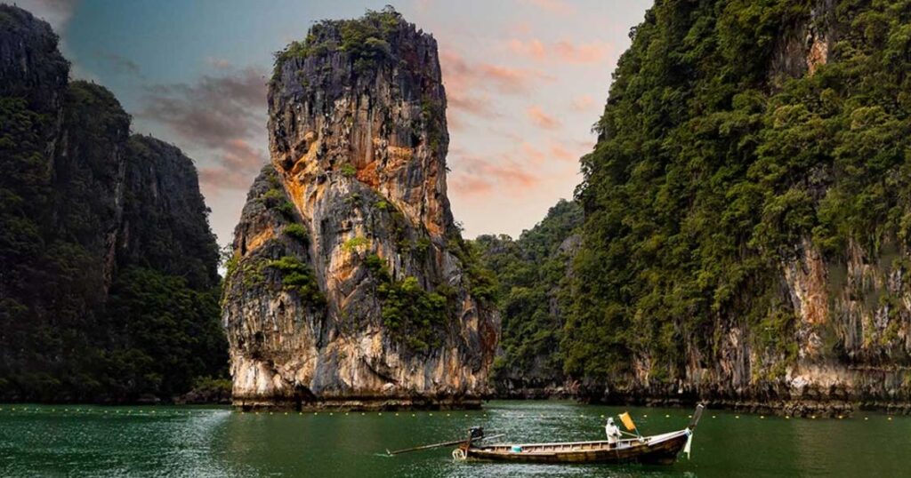 Thailand - Beaches, Temples, and Street Food