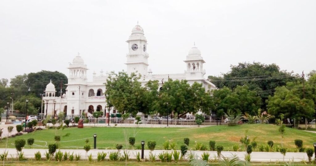 Phool Bagh (Ganesh Udyan) - Hidden Nature in the City