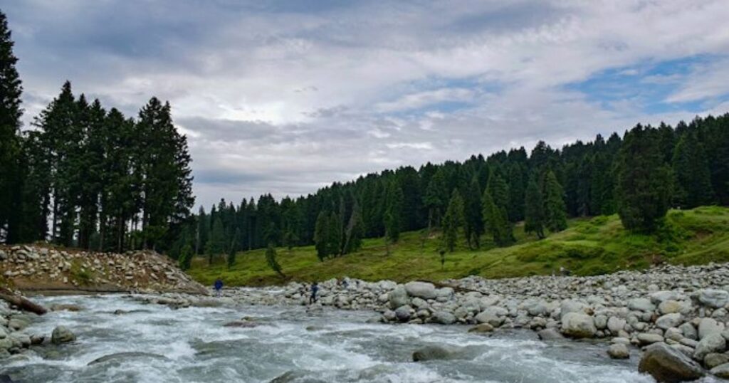 Doodhpathri - Mystic Meadows with Haunting Stories