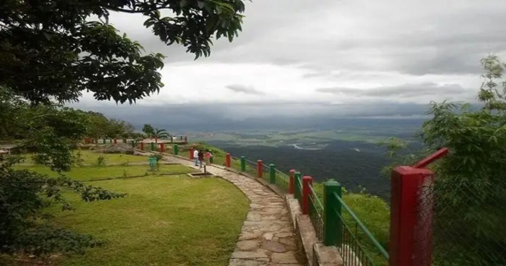 Thangkharang Park Trek - Offbeat Hillside Trails