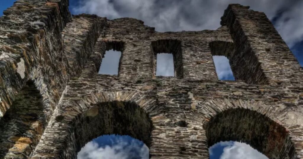 Droog Fort - A Historical and Mysterious Trek