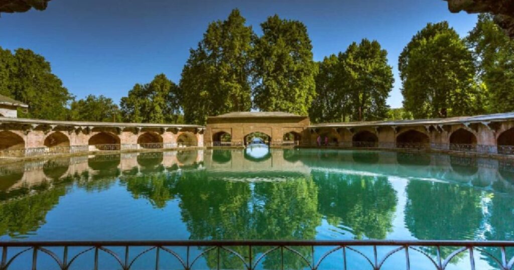 Verinag Spring & Temple