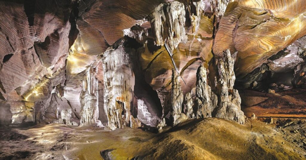 Kutumsar Cave, Bastar