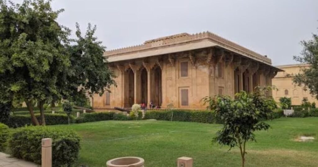 Akbari Fort