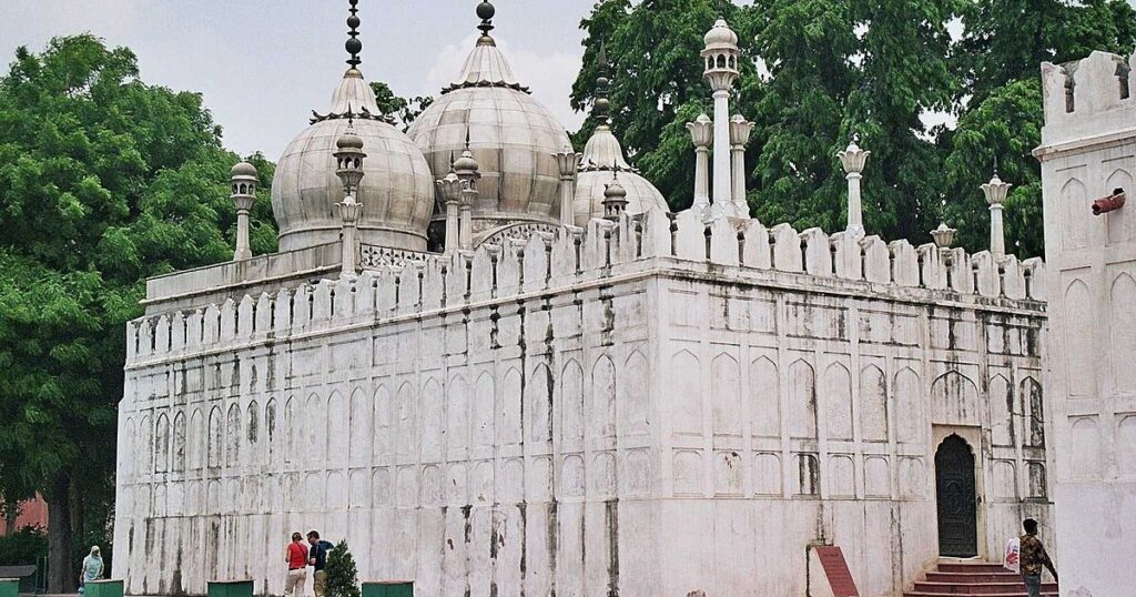 Moti Masjid