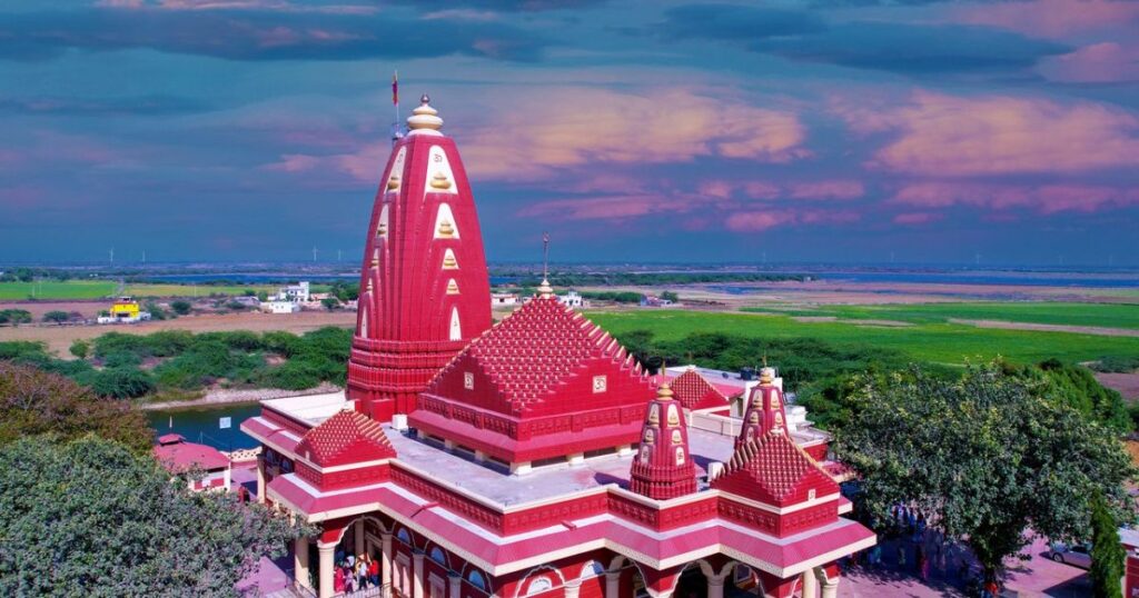 Nageshwar Jyotirlinga Temple
