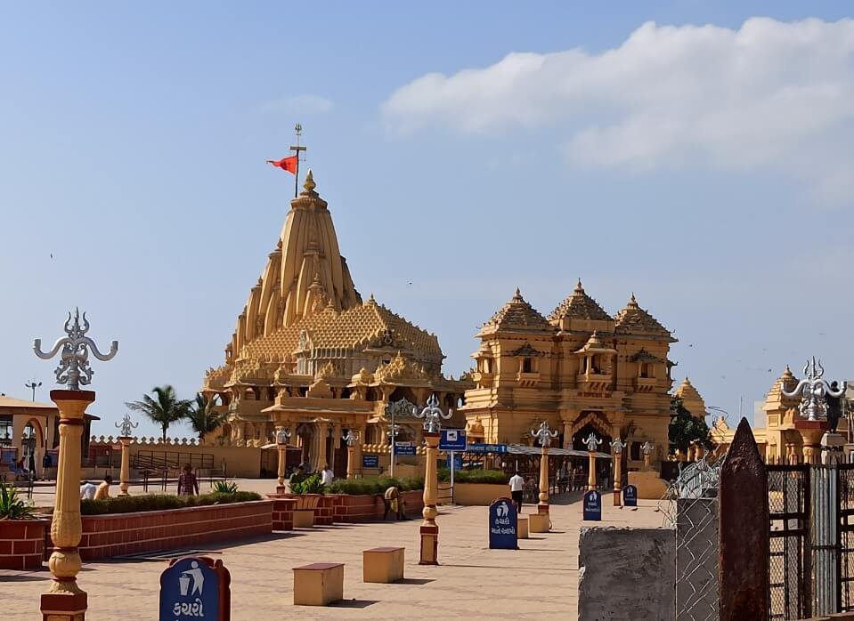 How to Go to Somnath Temple