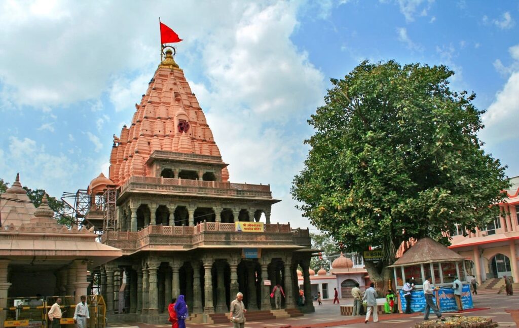 How to Reach Mahakaleshwar Temple