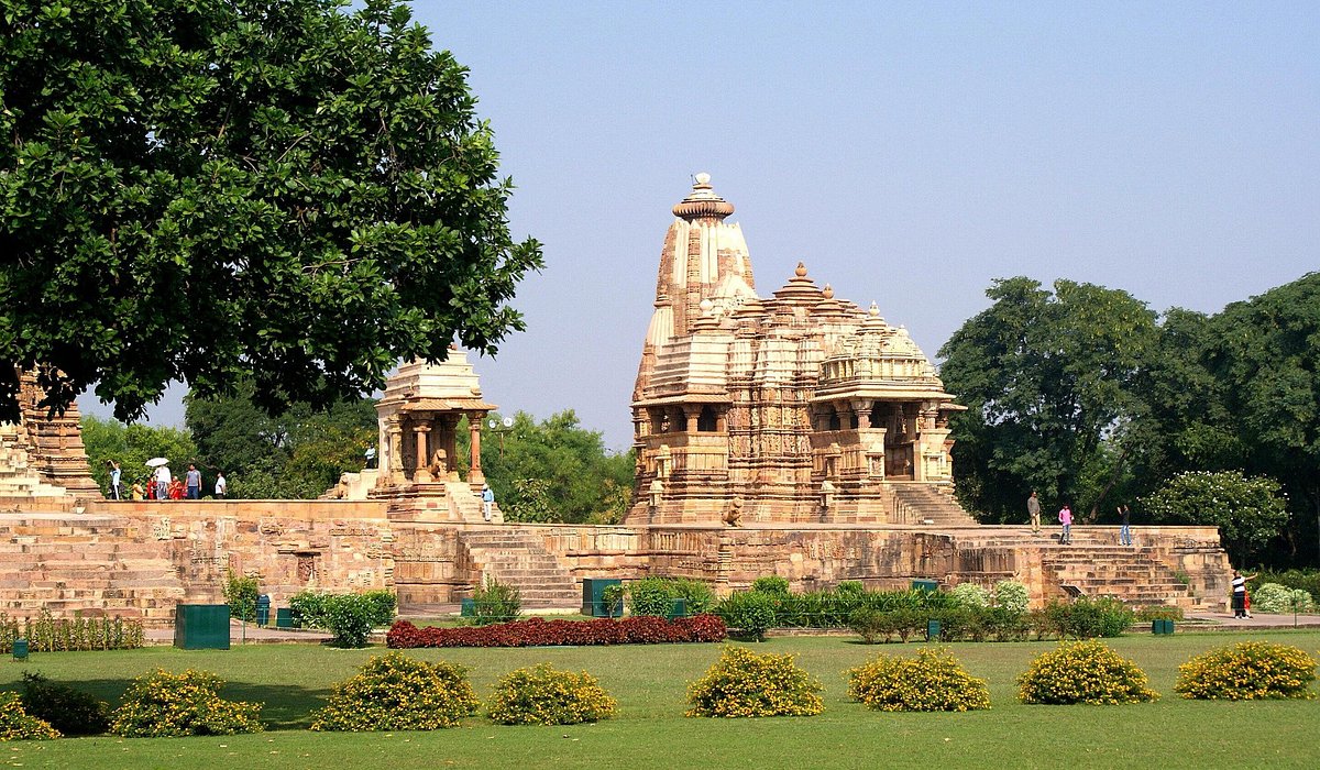 Top 5 Tourist Places in Madhya Pradesh